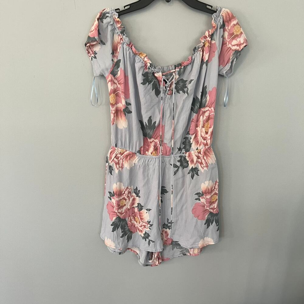 Kendall & Kylie Floral Shorts Romper Women's Size Medium Light Blue & Pink